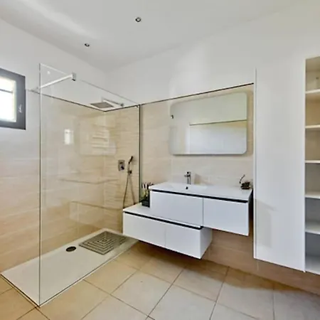 Maison A Pied 6 Personnes * Albitreccia